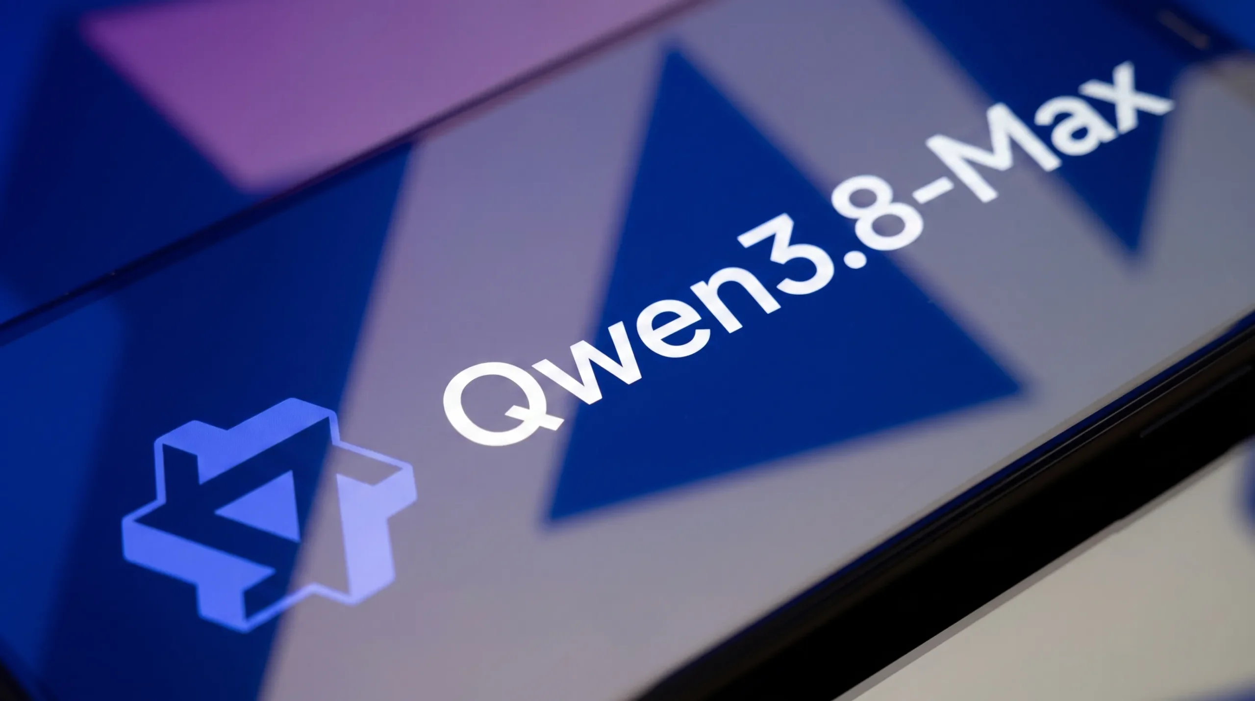 阿里发布 2.4 万亿参数 Qwen3.8-Max;求之科技一月两拿亿级融资;主动科技创脑机接口融资纪录 | 马上知道